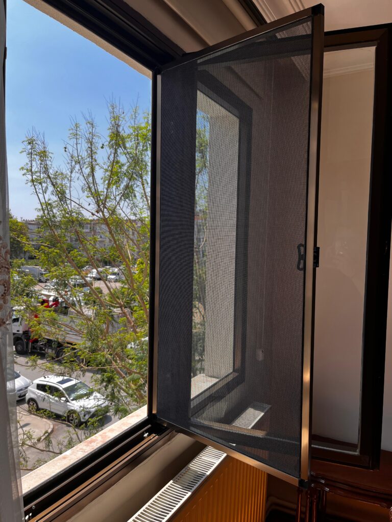 İzmir Sineklik Meneteşeli Sineklik İçe Açılır Sineklik