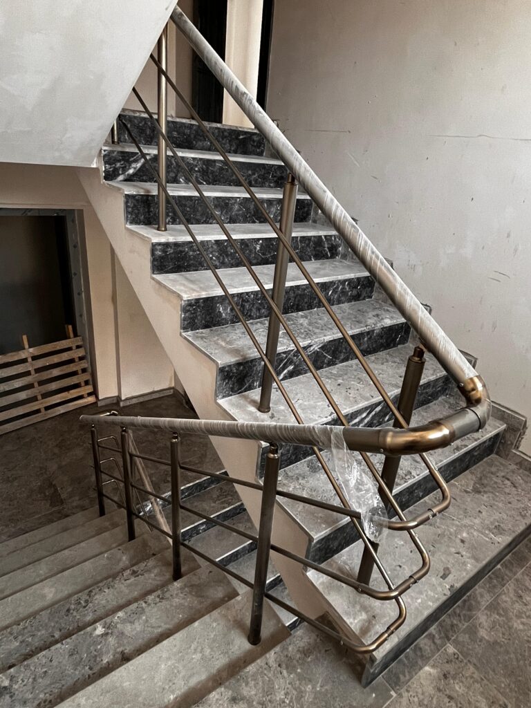 Yuvarlak Küpeşte Korkuluk